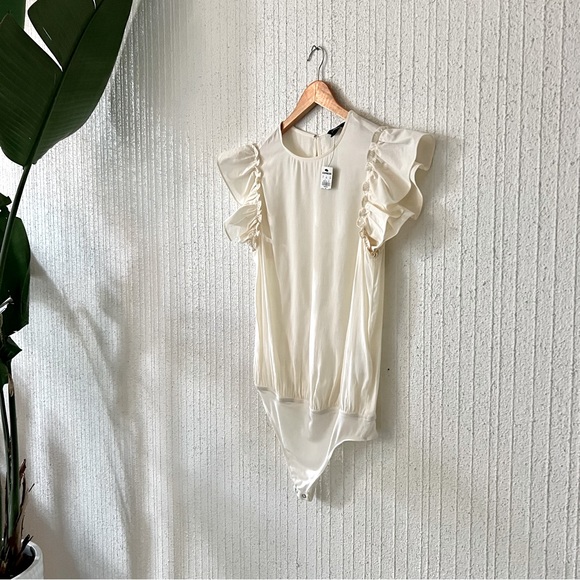 EXPRESS Ruffle Sleeve Thong Bodysuit Size Medium - Picture 1 of 8